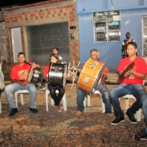 Tradicional banda de pífano dá as boas vindas ao público do Arraiá Gonzagão