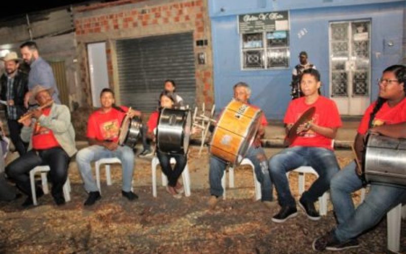 Tradicional banda de pífano dá as boas vindas ao público do Arraiá Gonzagão