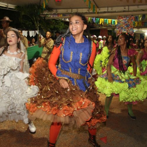 Arraiá Gonzagão agita véspera de São João em seu bairro